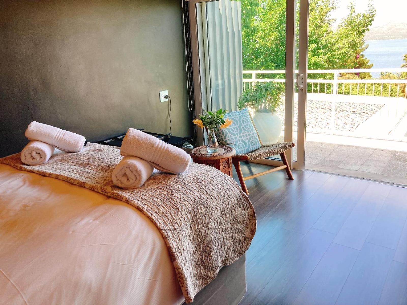 Mister C Bed & Breakfast Хартбееспоорт Екстериор снимка